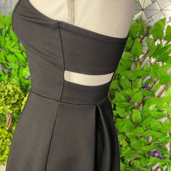Lulu’s XS Black Stretchy Cutout and About Black Skater Dress - Picture 6 of 14